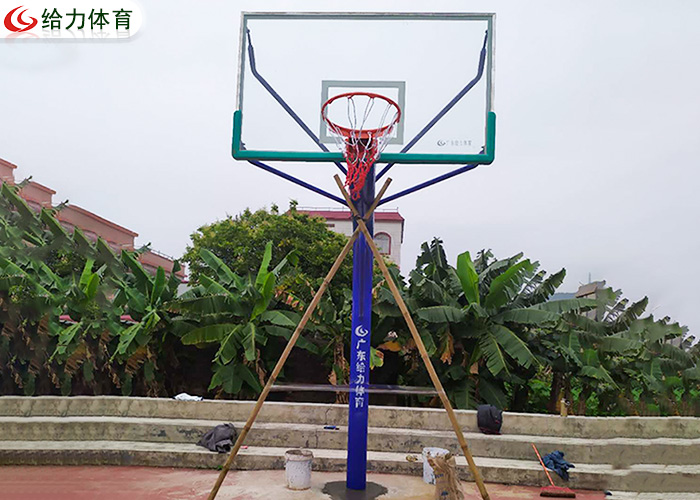 籃球架廠家直銷(xiāo)
