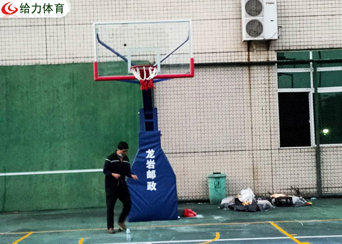 移動(dòng)籃球架